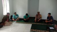 Kapolsek bersama warga petugas PPK Klangenan